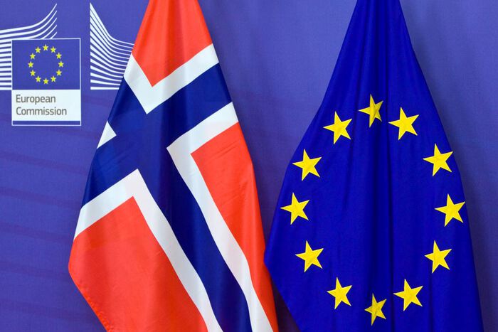Norway and EU flag