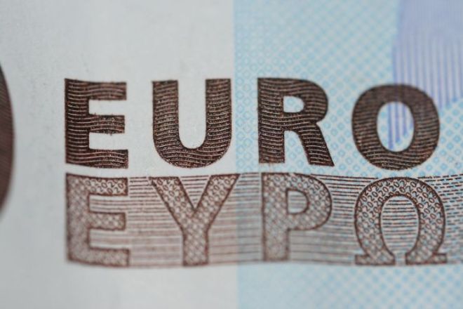 Brown text on a money bill: "euro".