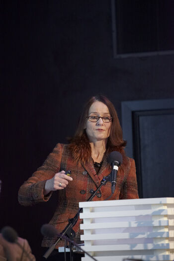 Glasses ,Spokesperson ,Entertainment ,Event ,Fashion design.