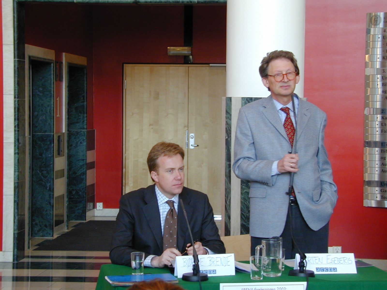 2003: Miljøvernminister Børge Brende og Morten Egeberg i anledning miljøkommissær Margot Wallströms ARENA-forelesning
