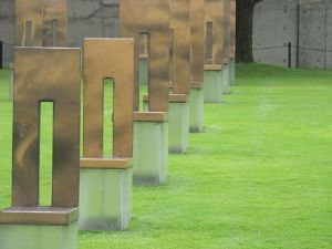monument etter oklahomabomben, tomme stoler