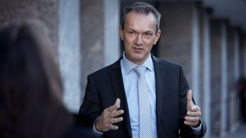 hånd ,væpne ,slips ,frakk ,kjole skjorte.