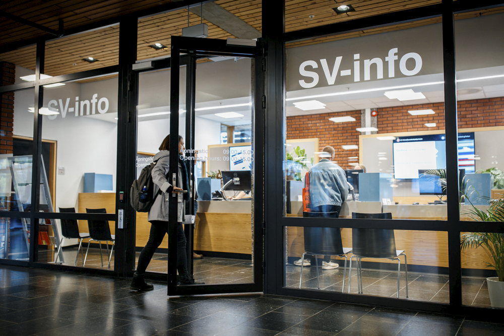 Bildet kan inneholde: reklame, sykkeldekk, sykkel.