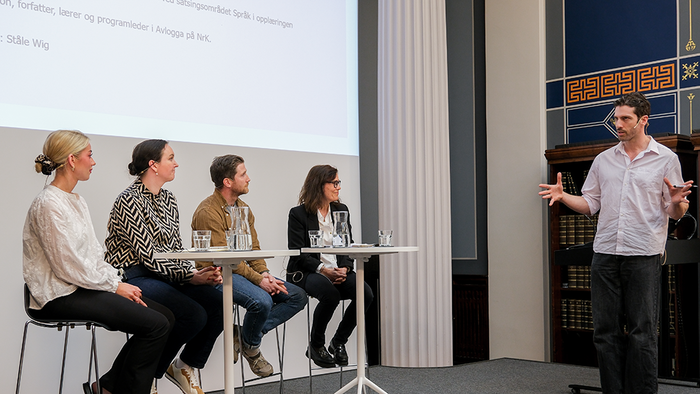 Panelsamtale på scene