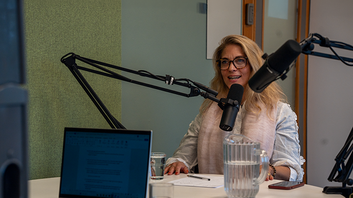 Eilen Bloom i podkaststudio